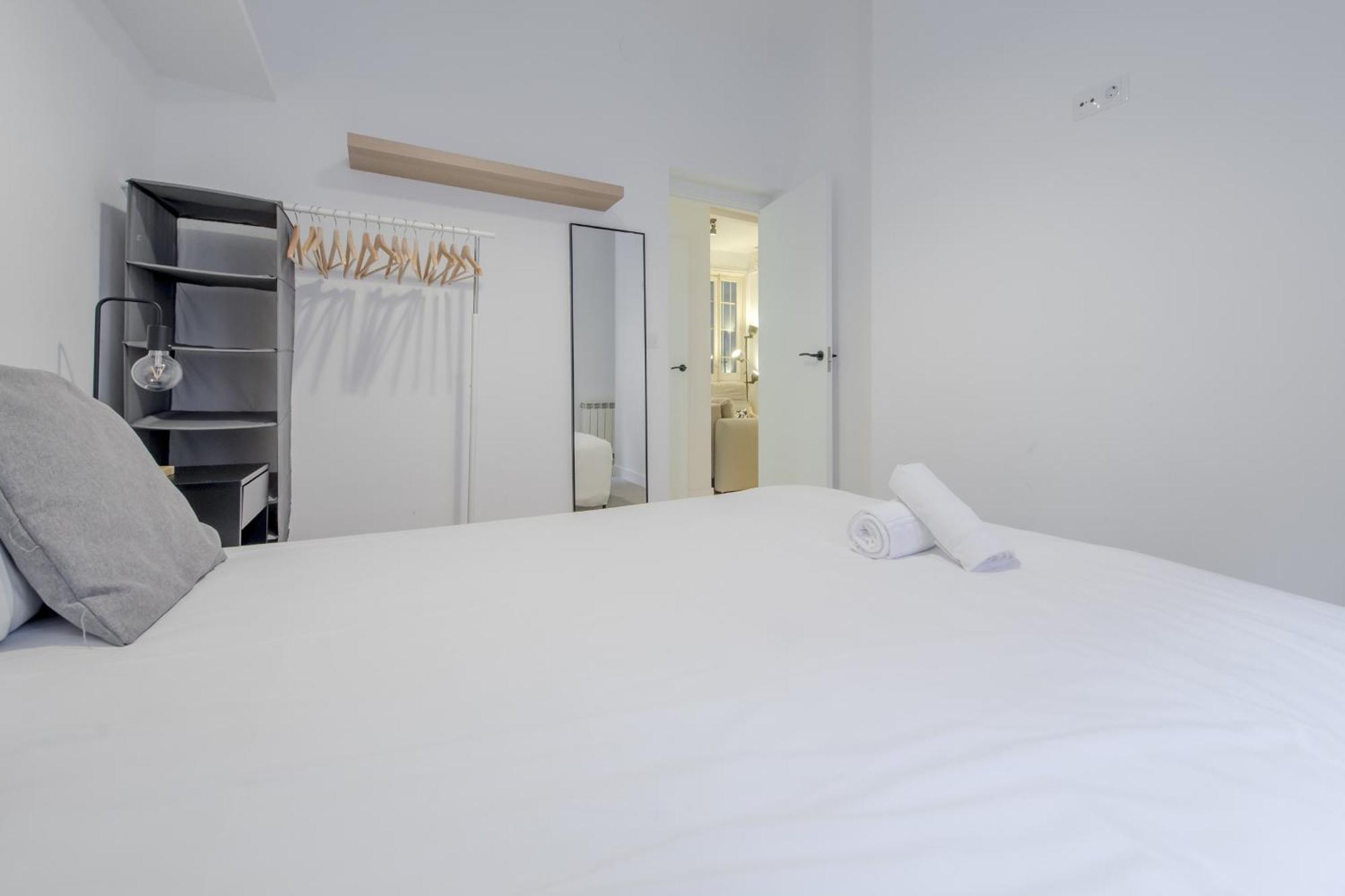 Premium Apt Para 9Pax En Calle Olmo - Centro De Madrid E1 エクステリア 写真